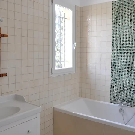 Rose En Provence Bed & Breakfast